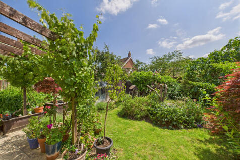 CAM05454G0-PR0012-STILL008