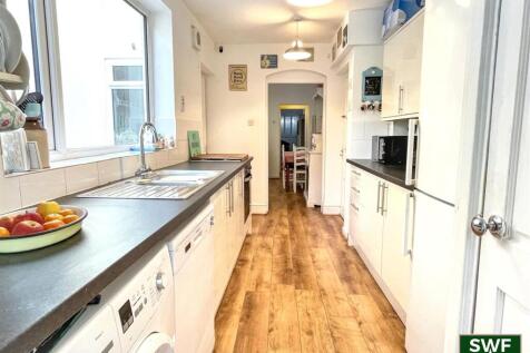 Kitchen1.1.jpg