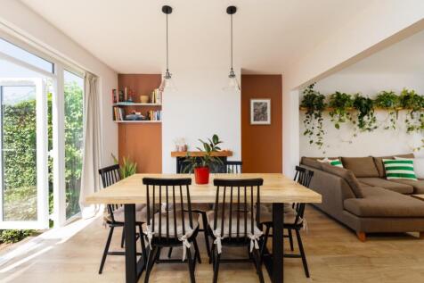 57 Queenshill Road-20.jpg