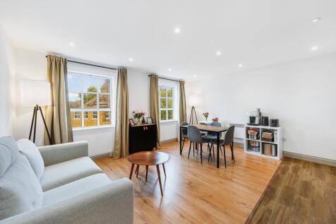 5 Wellington Place-3.jpg