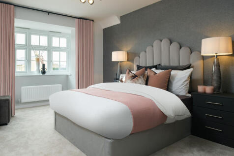 The Oxford - Main Bedroom