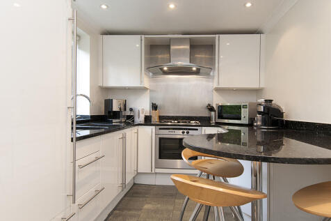 A stunning two bedroom house offering beautifully presented living space, finished to an attractive standard throughout and ideally located in a very central Wimbledon setting.The property comprises a