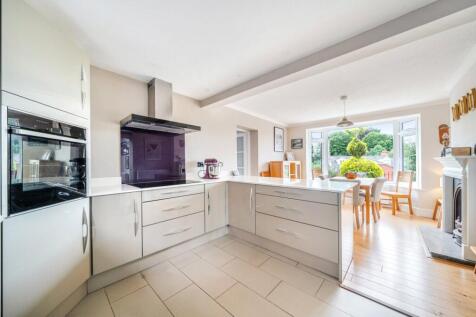 Kitchen/ Dining Room