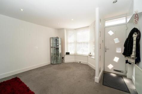 005-52 Malden Road.jpg