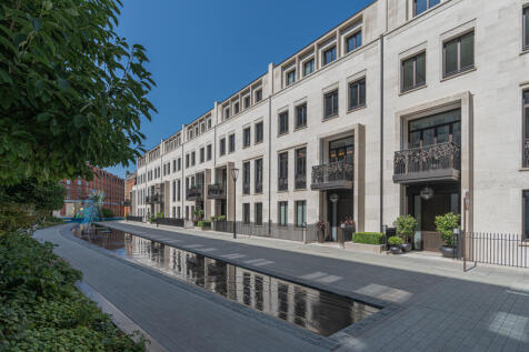 6 bed, 6 bath House in London - Photo 1