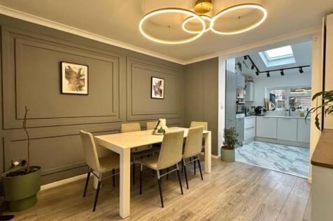 Photograph 2