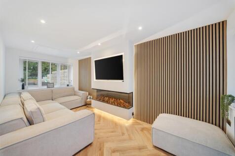 52 HIGHFIELD ROAD-19.jpg