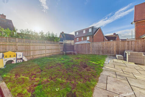 CAM03852G0-PR0483-STILL014