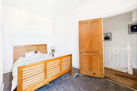 CAM05192G0-PR0123-STILL023