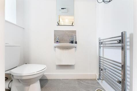 6 Lark Hill Court-25.jpg