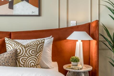 Wren House Principal Bedroom Close