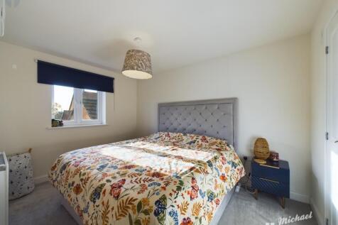 CAM03218G0-PR0448-STILL002