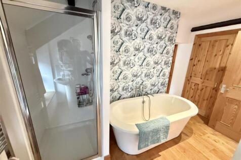 MAIN FRONT BEDROOM 1