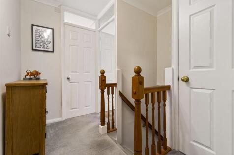 12 Somerset Close-019.JPG