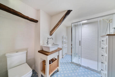 1328647-7-687f81e...