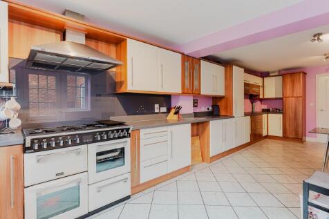 11 Barley Drive, Burton Latimer--16.jpg