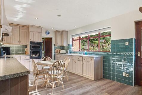 Robin Lodge, 60 Slipper Lane, Mirfield 12.jpg