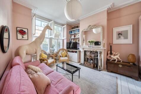 Dual Aspect Reception Room