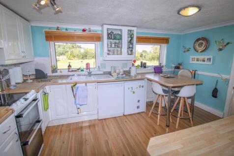 KITCHEN-BREAKFAST ROOM.jpg