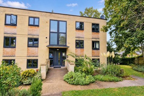 2 Bedroom Flat in BA2 6NP