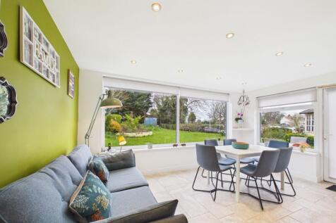 Dining Area/Garden View