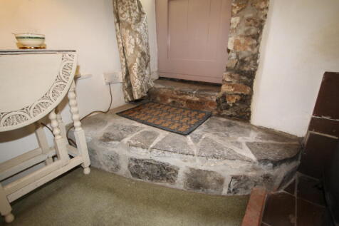 Internal stone step
