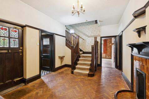 Norton Way South 302-034.jpg