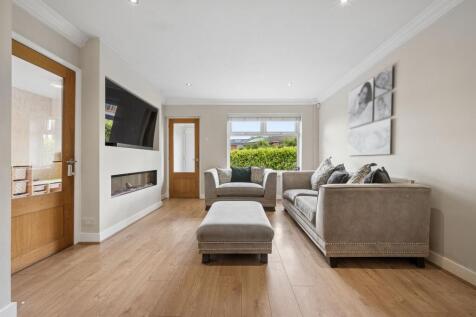 Open Plan Lounge / Dining Room