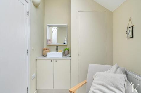 3 Queens Place, BN1 (7).jpg