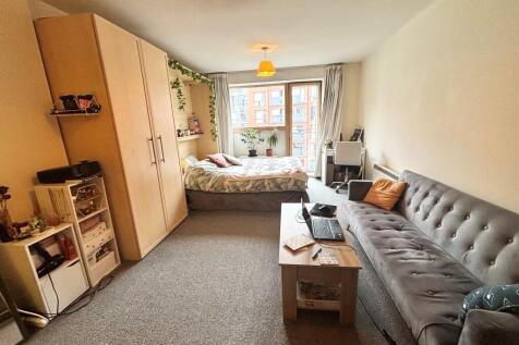 ** Zero Deposit Guarantee Available **
*One Bedroom Apartment*Sought After Location*Furnished*Available Now*