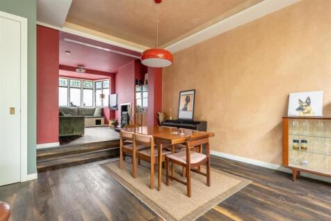 Dean Gardens, E17