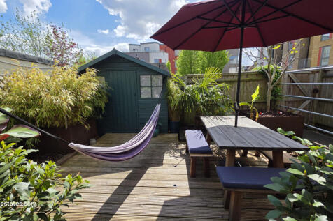 2 bed semi-detached house for sale Victoria Road,