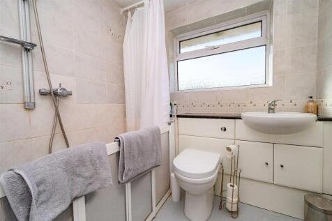 Bathroom.jpg