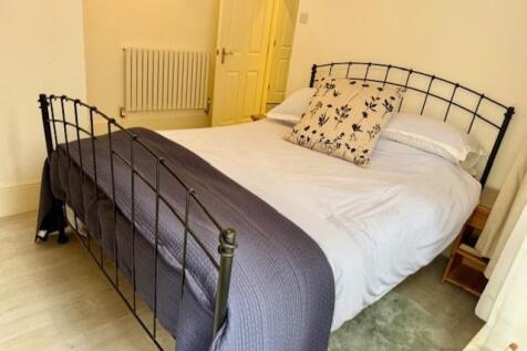 Woodend Bed 2.jpg