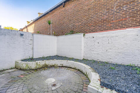 68 Lots Road, SW1...