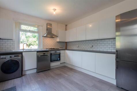 5 Bedroom House in CF24 4AQ