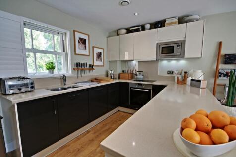 Flat 2 6 Holford Way - Kitchen