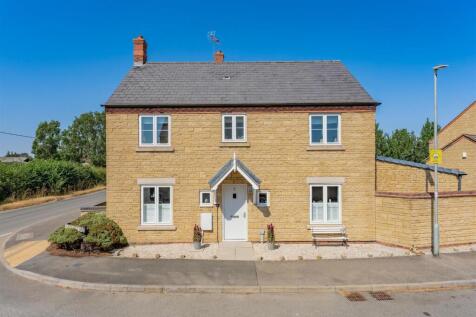 HuntsFieldDrive_01.jpg