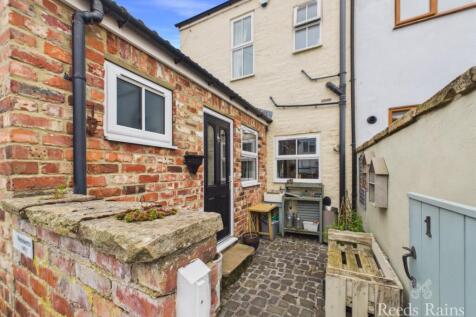 Rear Courtyard