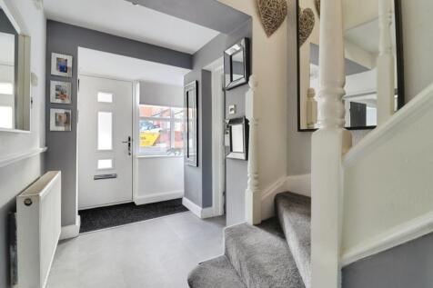 Entrance - EweMove Cannock