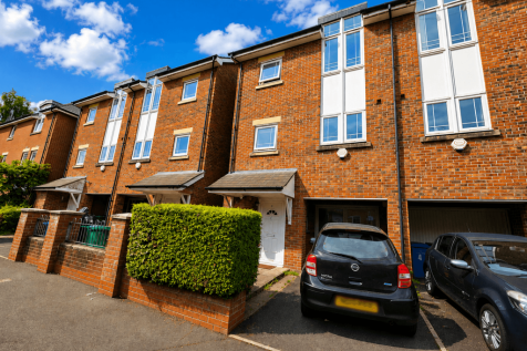 4 Bedroom Town House for Sale