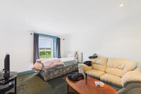 CAM03185G0-PR0102-STILL004