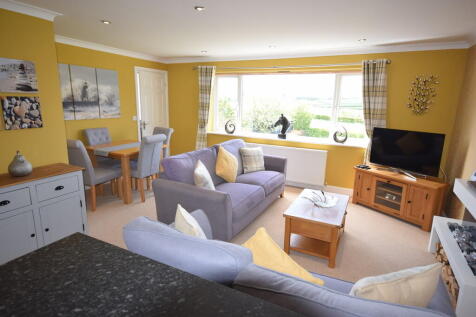 LOUNGE/DINER