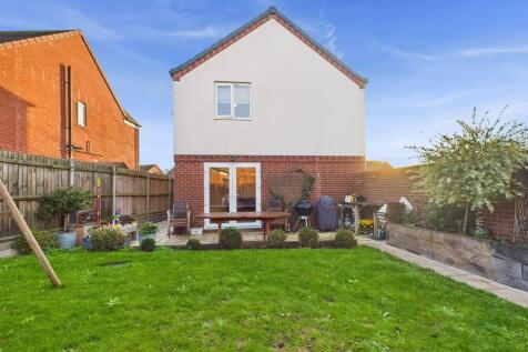 10 Howes Road, Br...