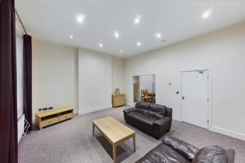 HR204 Livingroom (2)