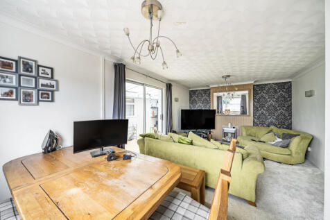 1324324136877e3616493c