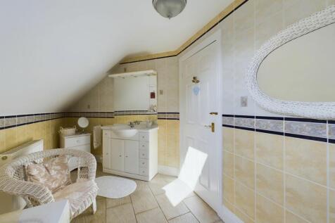 Annexe bathroom