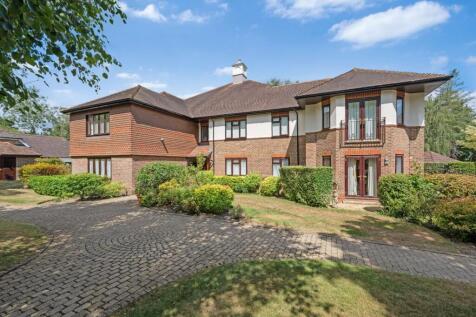 PETERSMEAD CLOSE