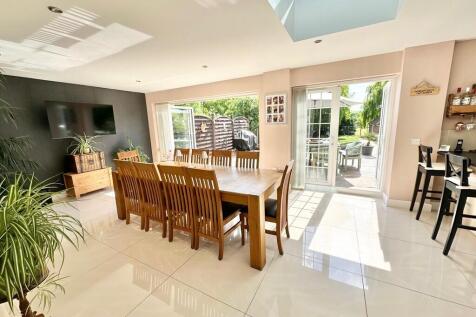 IMG-20250520-WA00...