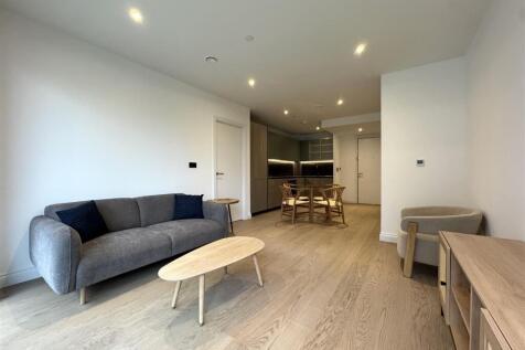 Living Area pic 8.jpeg